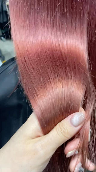 

＊＊＊ 

ご覧いただきありがとうございます︎
大阪で美容師をしてますYUKAと申します︎

髪の悩みがない人はなかなか居ないと思います
一度の来店では治らない悩みも多いと思います。
ひとりひとりに合わせたケア方法で
艶髪へのお手伝いをさせていただいてます︎
数年後もポロポロの髪にならないよう、
綺麗に居られるお約束致します

＊＊＊

特に得意な技術︎

#韓国風
#艶髪
#メンズカット
#スキマバング
#顔まわりカット
#おくれげカット
#ヨシンモリ
#垢抜けヘア


＊＊＊

私は、お客様のお悩みにしっかり寄り添えるように
しっかりカウンセリングや施術をしたいと思っているので
マンツーマンで全部1人で担当させて頂いてます︎

その為、お時間枠もゆったりお取りしてまして、
バタバタしたり何かするたびに施術する人が変わったりする美容室が苦手な人のために
他の人とほぼ接触のない半個室空間でお寛ぎ頂きたいと思ってます

得意なテーマは
柔らかい質感や
可愛らしい雰囲気、メンズカットが得意です

推し@skullhong12 からLIVEでパワーを得たり
アニメを見ることが好きです︎
施術中にiPadでアニメを見たりYouTubeもご覧いただけます︎

美容の事も大好きでたくさん美容トークも楽しいお話もたくさんしましょ︎

たくさんの方にお会いできるのを
とっても楽しみに毎日を送ってます︎

＊＊＊

メニューは全メニュートリートメント付きで、ケアプロ込みになっております

＊＊＊ 

◯リファ取り扱い
◯N.取り扱い
◯全ブリーチメニューケアブリーチ
◯全メニュートリートメント&ケアプロ付
◯髪質改善トリートメント
◯酸性ストレート

＊＊＊


ご予約方法↓↓
Instagram DMにて、

お名前フルネーム(ご紹介者様いればその方のお名前も)
ご希望の日時、可能時間の第3希望まで
メニュー(カットの有無も)
ご予約枠の関係で2ブリーチ以上はご相談ください！
ハイトーンカラーをご希望の際は、
お時間がかかりますので直前のご予約はできません
履歴などお伺いしてからお時間決めていきますので、
ご希望のカラーのお写真があれば送って頂けるとありがたいです

すぐにお返事させて頂きます


＊＊＊

受付11:00〜20:00
ご予約はDMから
お問い合わせください♡

時間外+¥600/30min

＊＊＊

Namba,Osaka  駅徒歩5分

＊＊＊

#大阪美容室 #難波美容室#半個室サロン#大阪プライベートサロン
#大阪韓国ヘア#大阪ヨシンモリ
#大阪ケアプロ#大阪髪質改善トリートメント#carepro
#大阪ブリーチなしカラー#難波ケアブリーチ#ファイバープレックス#難波ヘアアレンジ#難波ヘアセット
#難波ツヤカラー#艶カラー
#大阪ロングヘア#大阪レイヤーカット#大阪切りっぱなしボブ
#難波ヘアカタログ 