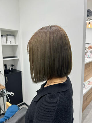 
メテオカラー

髪質改善トリートメント『メテオ』とカラーを同時に施術！

髪の内部を補修し、従来のカラーよりダメージを軽減させながらツヤや手触りをよくしてくれるサラッとした仕上がり！！


繰り返してやるたびにツヤと潤いが増してくれます



ツヤツヤになって天使の輪を増やしていきませんか？ 