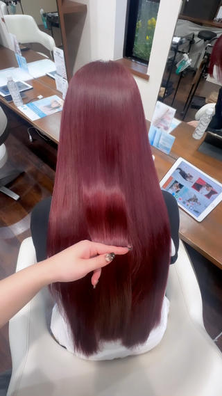 ロング カラー ルプラボウ/梨菜/ ハイトーン/ブリーチのヘアスタイル