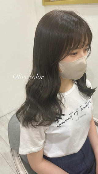 ブリーチなしOlive color
赤みが消えて透明感抜群のカラーです！
とってもおすすめです◎ 