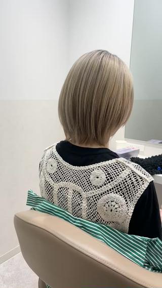 ハイトーンベージュ 