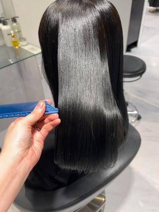 ブルーブラック/寒色/ハイトーン/韓国ヘア/韓国スタイル/顔まわりカット/レイヤーカット/ラベンダーカラー/ミルクティーベージュ/ケアブリーチ/表参道美容室
髪質改善 