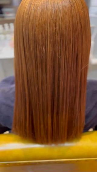 シルキーエンザイムというアウトバストリートメントを使っています。

透明感カラーとaujuaトリートメントとの相性が抜群です！ 