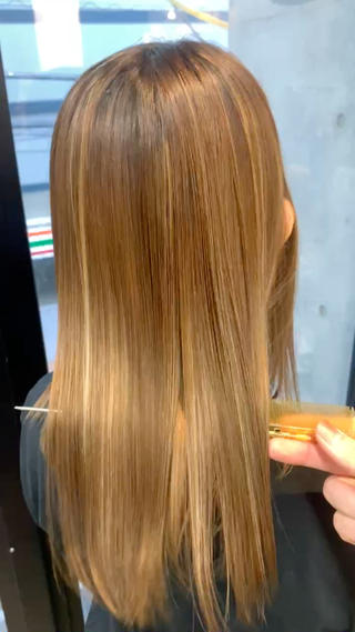 ミディアム ルーツカラー/ デザインカラー/井川のヘアスタイル