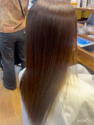 毛先にブリーチ履歴がありますが、キレイにサラサラ艶々になりました 