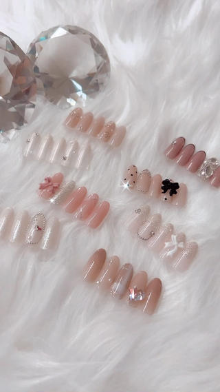 毎月変わる定額サンプル
こちら10月用の差し替え分のサンプルになります！
12種類の6500円コース、8500円コースから選んでいただけます♡ 