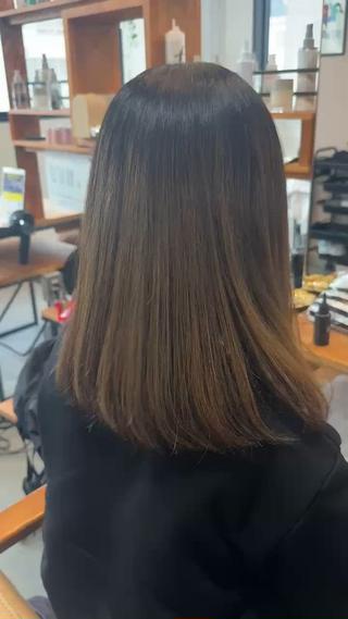 ミディアム JUNO所属・阪神西宮★JUNO 川﨑温子のヘアスタイル