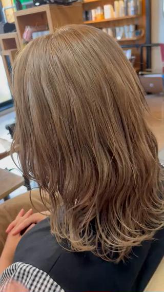 ミディアム JUNO所属・阪神西宮★JUNO 川﨑温子のヘアスタイル