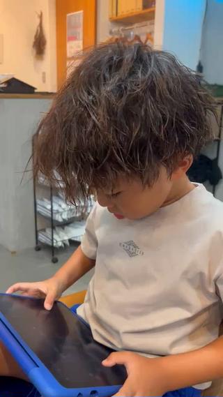 ショート×ツイストスパイラルパーマ
※特殊デザインは別料金頂いております 