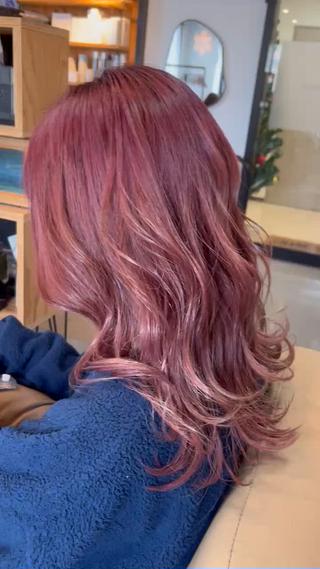 セミロング JUNO所属・阪神西宮★JUNO 川﨑温子のヘアスタイル