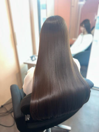 ️過去1の艶髪作れます！️
お悩みに合わせたスタイル、お家でのお手入れ、ケア方法など一人ひとりに合わせた
ご提案をさせていただきます！
#美髪縮毛矯正#縮毛矯正#髪質改善 