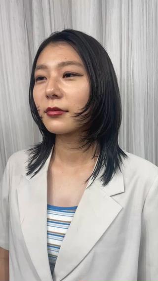 ミディアム 手塚 由佳のヘアスタイル
