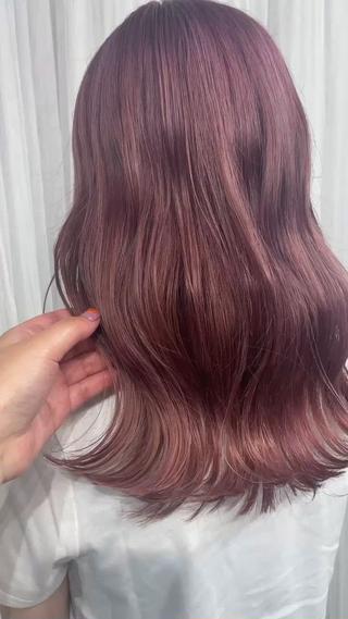 ミディアム カラー 手塚 由佳のヘアスタイル