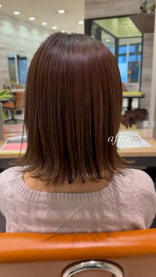 外はねワンレンボブ◎
赤みを抑えたカラーで透明感UP！ 