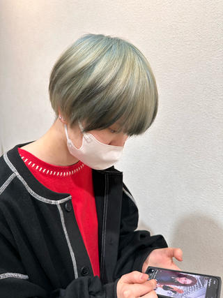 ターコイズブルーのルーツカラー