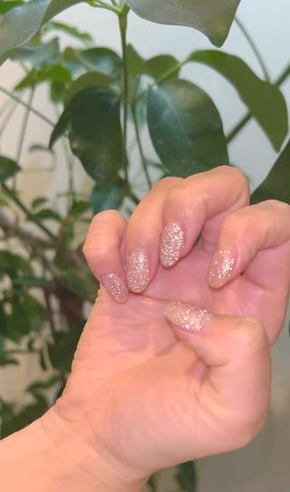 無加工でこの輝きキラキラの次元が違う
最新のキラキラネイル 
