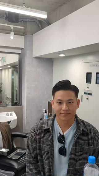 男らしく七三分けフェード 