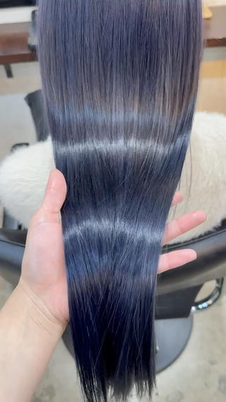 ロング カラー eTONe所属・三條 朋香のヘアスタイル