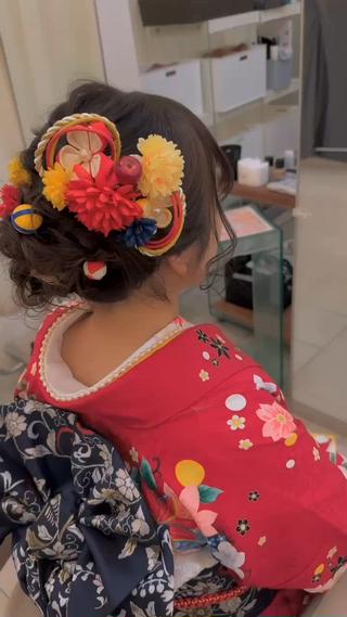 ご成人の皆様成人式おめでとう御座います

今年のオーダーランキング1位は編み下ろしアレンジが多かったです

ツインテールやねじり編みこみセットアップも可愛かったです♪

素敵なイベントに携われてありがとうございました♪

来年度のご予約も絶賛受け付けておりますので、
詳細などはDMまで

#成人式2025受付中 
#武庫之荘成人式
#尼崎成人式
#伊丹成人式
#成人式ヘア 
#成人式前撮り 
#髪飾り
#胡蝶蘭ヘア 
#金箔アレンジ 
#編みおろし 
#編み込み
#セットアップ 