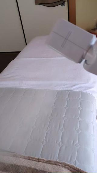 温かいスチームにあたりながらのフェイスマッサージお顔の汚れをしっかり落とします。
リラックス効果もあり！ 