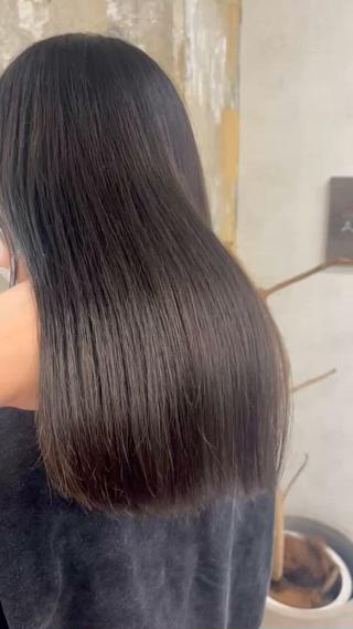 カラーや紫外線などでの髪の毛のダメージで悩んでいる方にオススメです

1回やるだけでも変わるのでぜひ♡ 