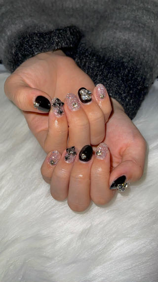 お好きな色を選んで頂いてお好きなパーツも
バランス良く詰め込んでみました⟡.· 