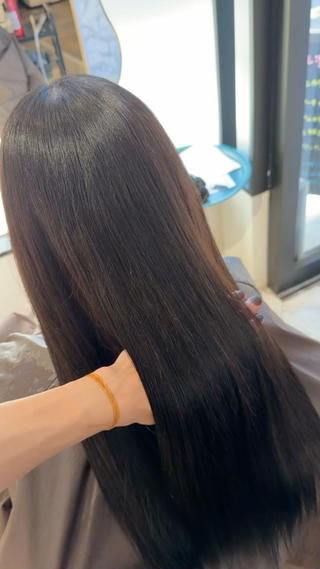 ロング せいと/ウルフ/ ハイトーン/艶髪のヘアスタイル