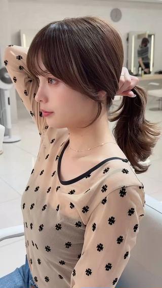 顔の印象を左右する顔まわりのカットで、あなたの魅力を最大限に引き出します。経験豊富なスタイリストが、骨格や顔型に合わせて最適なカットを提案。小顔効果はもちろん、柔らかさやフェミニンさをプラスして、普段の自分とは少し違った印象を演出できます。新しい自分に挑戦したい方、今のヘアスタイルにマンネリを感じている方は、ぜひお試しください！

吉祥寺/三鷹駅近☆
三鷹駅南口から徒歩3分！
吉祥寺駅、武蔵境駅からもアクセス◎


【price 】
前髪•顔まわりカット￥2000
カット￥5000
カット・カラー￥6000
カット・地毛風ストレート￥15000 