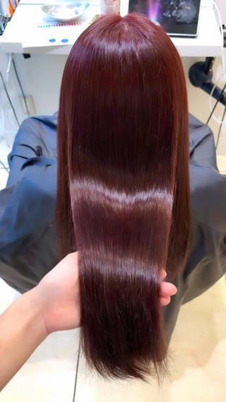 【wine red】

・ブリーチなしワンカラー
・お肌白く見せたい色味❥
・トリートメントで艶々髪に

 