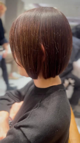 ショート 頭から整える美容師 松田のヘアスタイル
