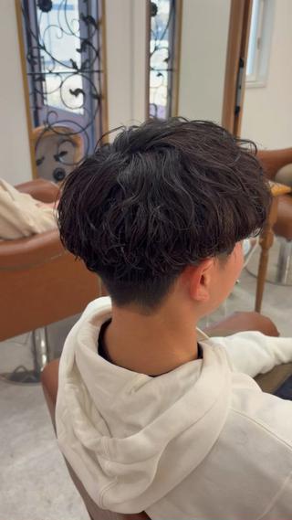 ショート パーマ 角田 楓のヘアスタイル