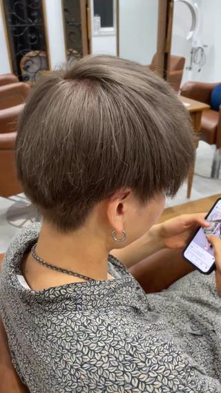 カラー メンズ 角田 楓のヘアスタイル