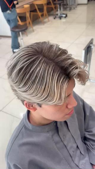 カラー メンズ 寺内 紳悟のヘアスタイル