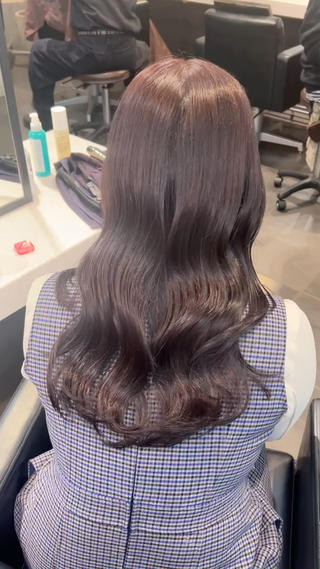 ピンクとラベンダーの比率をこだわって配合
暗すぎず、色味もほんのり感じられるピンクラベンダー
このくらいの色味はワンカラーで叶うので、会社が厳しい方もおすすめです 