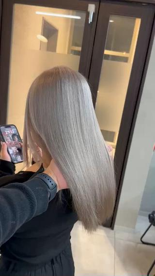 セミロング GiseL 小倉所属・ジゼル小倉谷内尾祐音 ケアブリーチのヘアスタイル