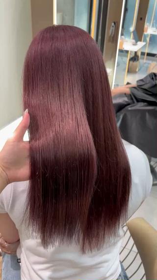 カラー Lond Melia所属・あいり／艶髪 、透明感カラー🩶のヘアスタイル