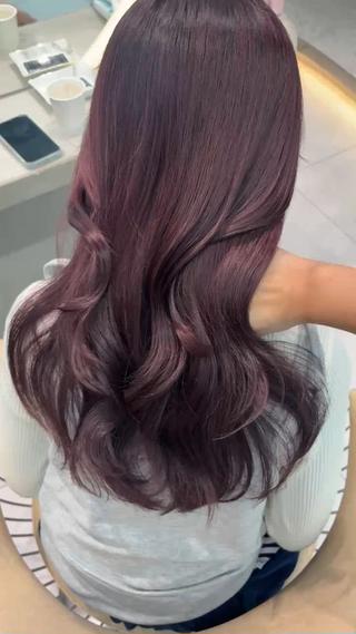 カラー Lond Melia所属・あいり／艶髪 、透明感カラー🩶のヘアスタイル