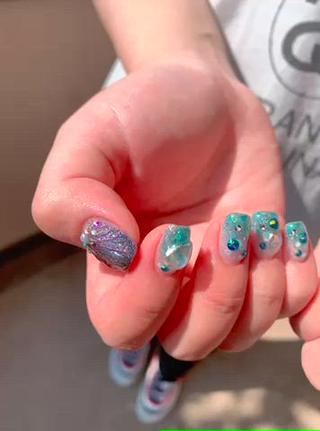 ネイル 高島 夏海のネイルデザイン