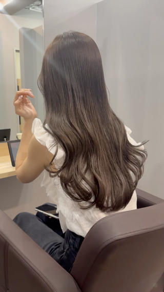 ロング カラー Kamie 三宮のヘアスタイル