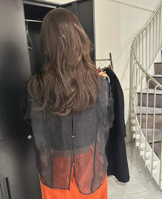 ◎くすみ感たっぷりのグレージュ◎染める前の状態が明るいほど柔らかく染まるイメージです◎ 