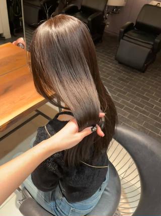 赤みが気になる方におすすめ

ダークグレージュカラー

この方はトリートメントoggiottoのベーシックコースです

プルプルな艶感がたまらない質感で
ダメージケア最強なトリートメントですので是非！ 