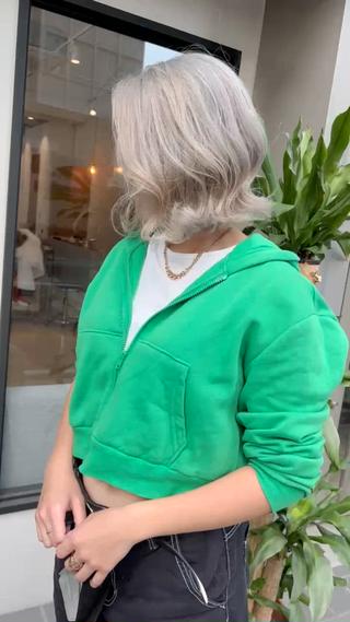 ショート カラー Lia TOKYO 大津優樹のヘアスタイル