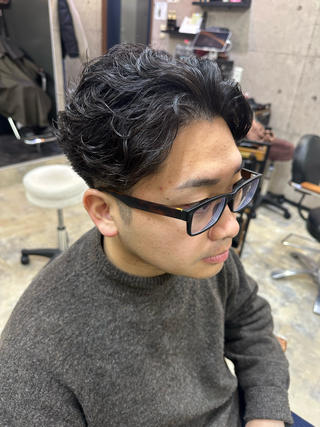 ショート パーマ メンズ 💎メンズパーマ特化 🥇癖毛活かしのプロのヘアスタイル