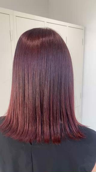 チェリーレッド

ワンカラー、ブリーチ履歴なしでも色味の出やすい赤系
かわいすぎます、、 