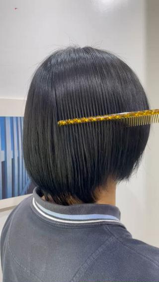 パッと見はダーク！光に当たるとブルー！オシャレカラー 