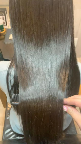 【ブルーブラック】ブリーチなし1カラー
就活ブラック人気のカラーです！！
髪質改善トリートメント＋4000円で変更可能です
イノアカラー＋髪質改善(ケラコラ)トリートメントで天使の輪できます
ダメージしてる方癖、広がり、パサつきに悩んでいる方カラーの色持ち長くしたい方オススメです 