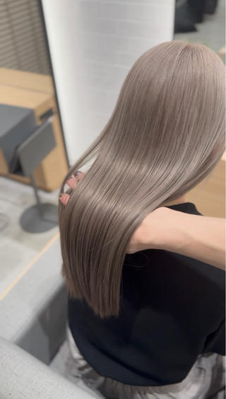 ️髪質改善ブリーチ️

ブリーチは誰に任せるかがとても大切です
他店で断られてしまった方も是非一度僕に担当させてください
僕なら最小限のダメージでブリーチする事が出来ます️
自慢の僕にしかできない髪質改善トリートメントをする事でよりダメージを抑えられます
お客様の理想の美髪を僕が叶えます️ 