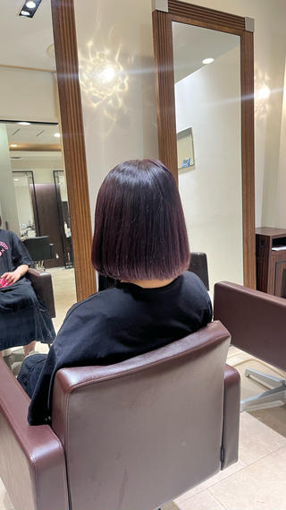 ツヤ感のある暖色カラー

光に当たるとわかるようなピンクラベンダーです！


カラーモデル募集中です！
ブリーチなしのカラーも、ブリーチありのカラーもお待ちしております

カットモデルも募集中です！
カットは先輩に見てもらいながら施術するため、ご案内できる日にちが限られております。ご了承くださいませ 