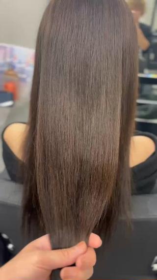 カラー ロング ベルグロー アルファのヘアスタイル