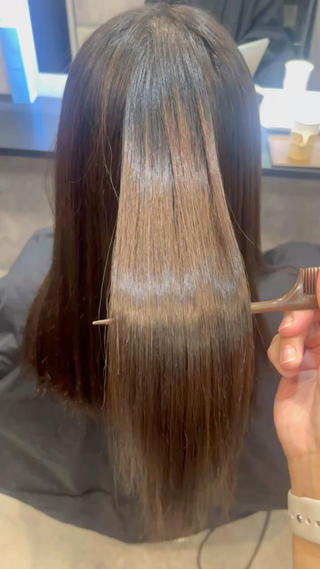 ️縮毛矯正️
履歴 カラー、縮毛矯正
髪質 普通毛、癖強
持ち 半永久

伸びた部分の癖とダメージガキになるとの事だったので内部補修トリートメントをしてツヤツヤに仕上げました️

気になった方はハートを押してご来店の時にご提示ください

l like salon 個室サロン
南流山駅 徒歩1分 武蔵野線/つくばエクスプレス線

インスタ→@a_beauty0917
Threads→@a_beauty0917
X→@a_beauty0917
TikTok→@a_beauty0917 